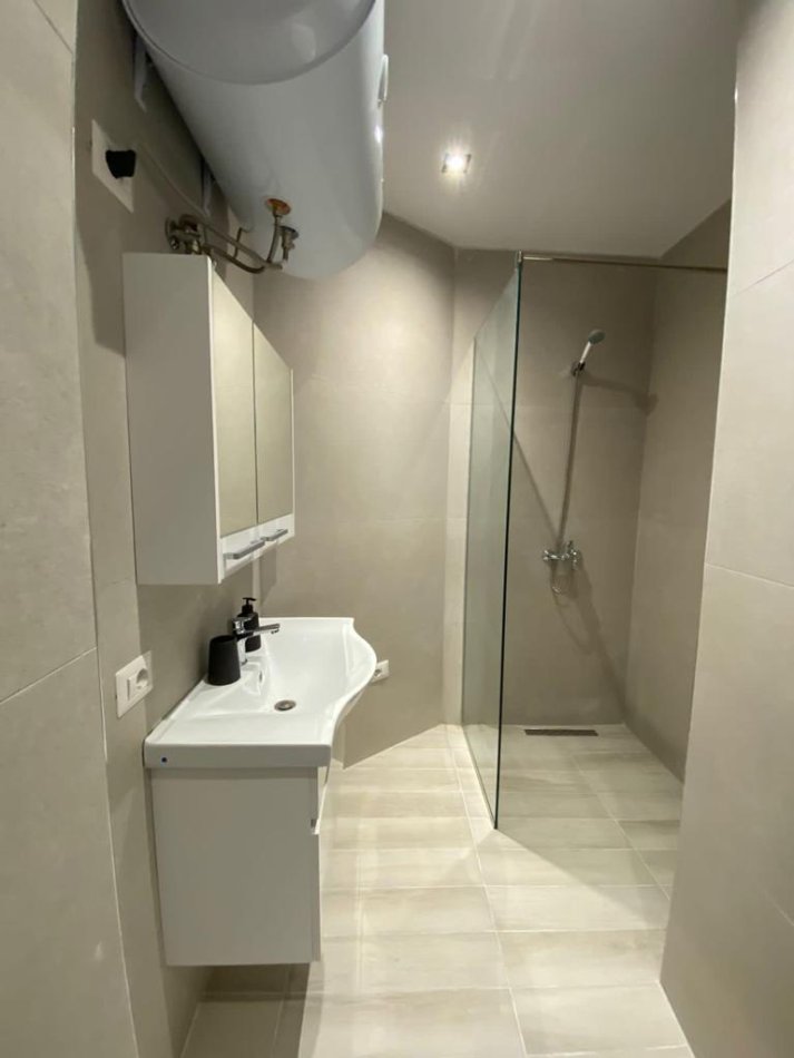 Tirane, jepet me qera apartament 1+1 Kati 2, 60 m² 500 € (21 Dhjetori)