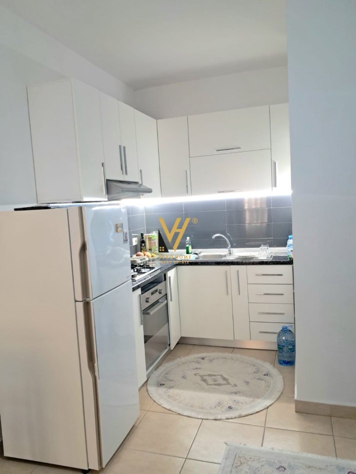 Tirane, jepet me qera apartament 1+1+Ballkon Kati 4, 50 m² 350 € (ASTIR)