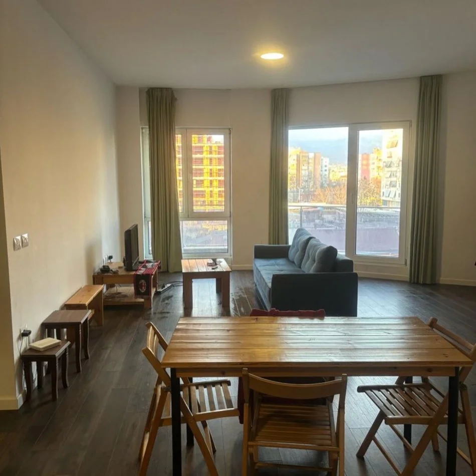 Tirane, jepet me qera apartament 3+1+Ballkon Kati 4, 170 m² 1.000 € (Garden Residence Turdiu)