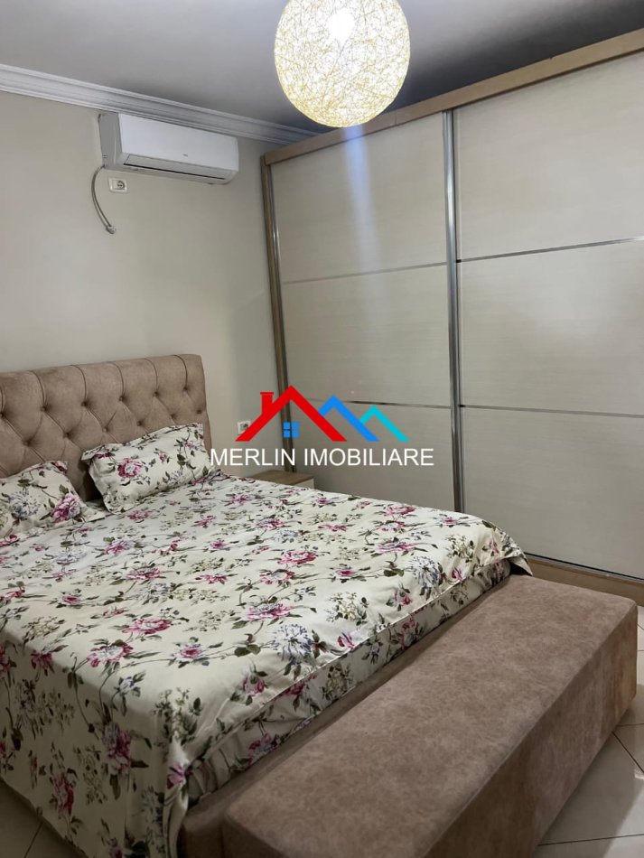 Tirane, jepet me qera apartament 1+1+Ballkon Kati 1, 70 m² 500 € (XHAMLLIKU)