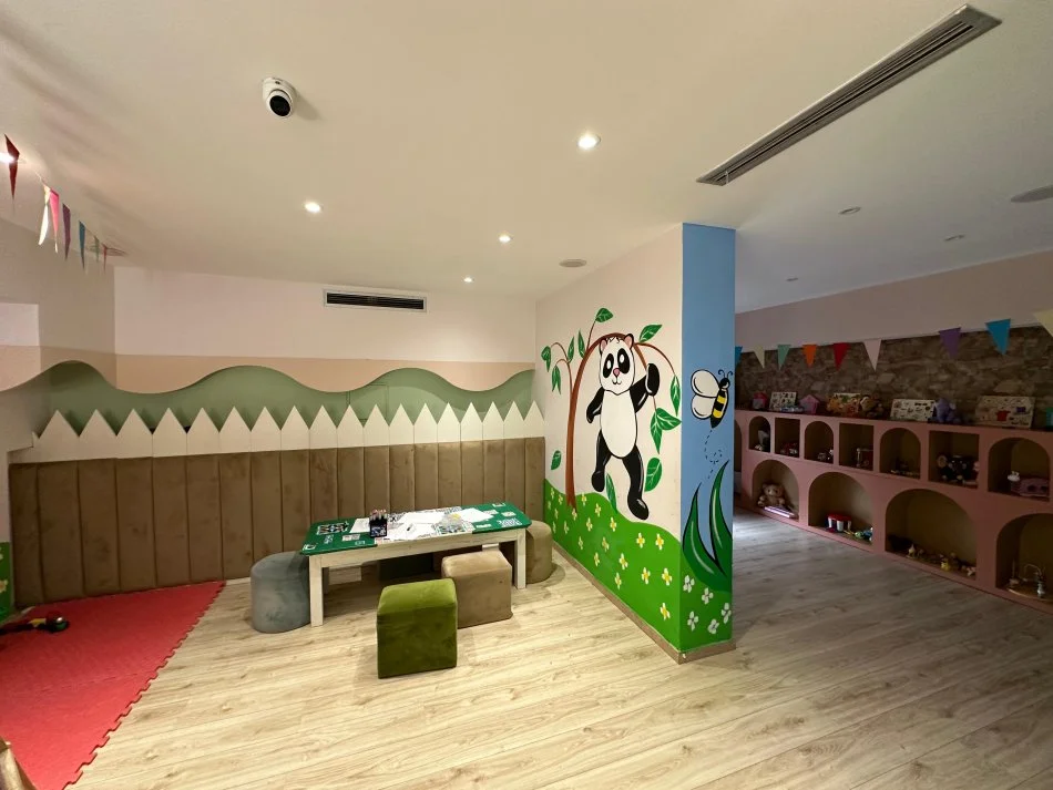 Tirane, shitet ambjent biznesi Kati 0, 131 m² 330.000 € (Rruga Mine Peza)