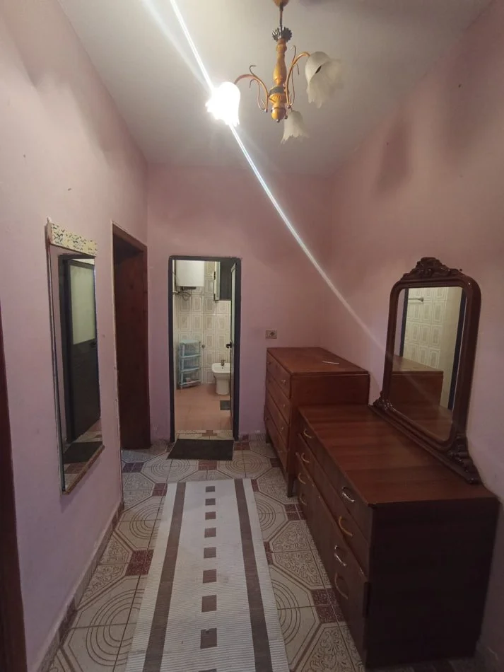 Tirane, jepet me qera apartament 1+1+Ballkon Kati 1, 60 m² 300 € (Don Bosko,prane xhamise)