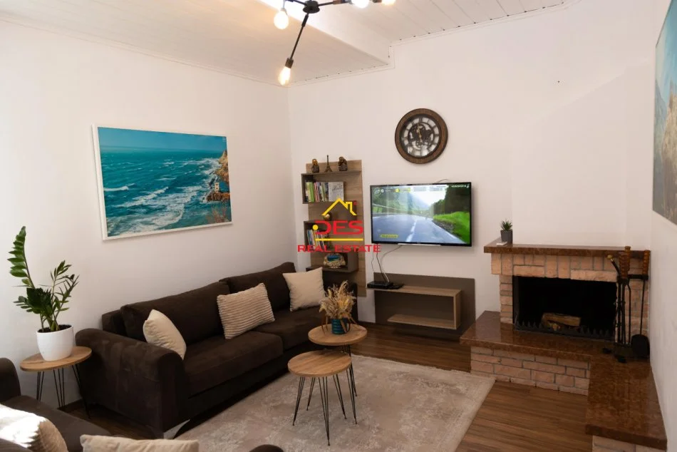 Vlore, jepet me qera shtepi 2+1+Ballkon Kati 0, 124 m² 700 € (Rruga Dreshovica)