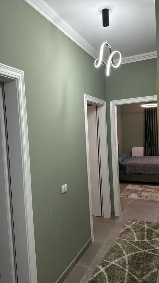 Tirane, jepet me qera apartament 1+1+Ballkon Kati 7, 60 m² 500 € (Rruga 5 maj Tirane)