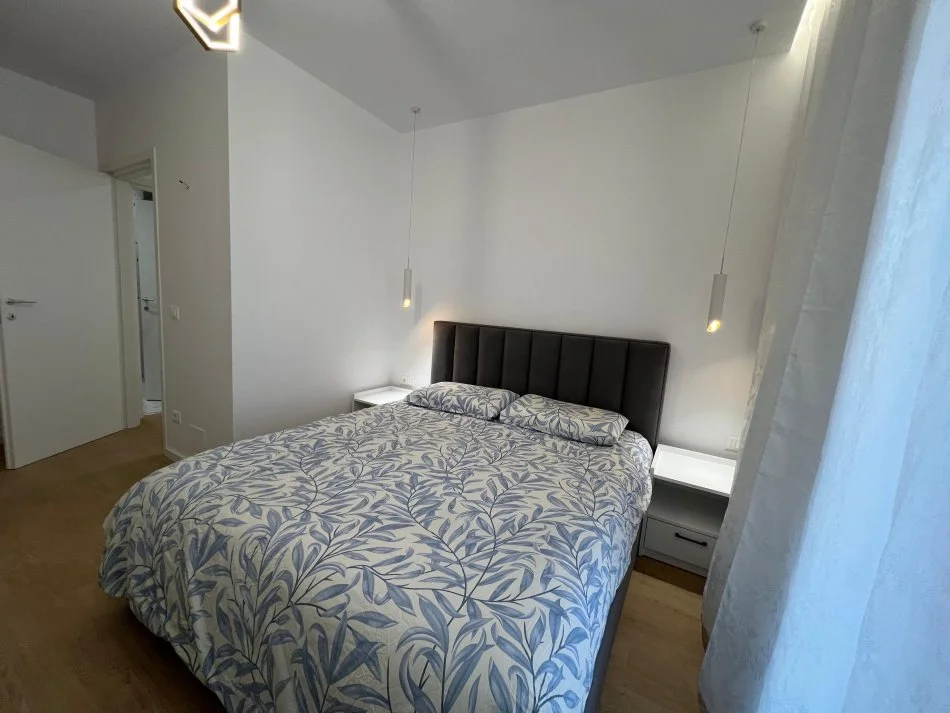 Tirane, jepet me qera apartament 1+1+Ballkon Kati 6, 67 m² 600 € (Bulevardi Ri)