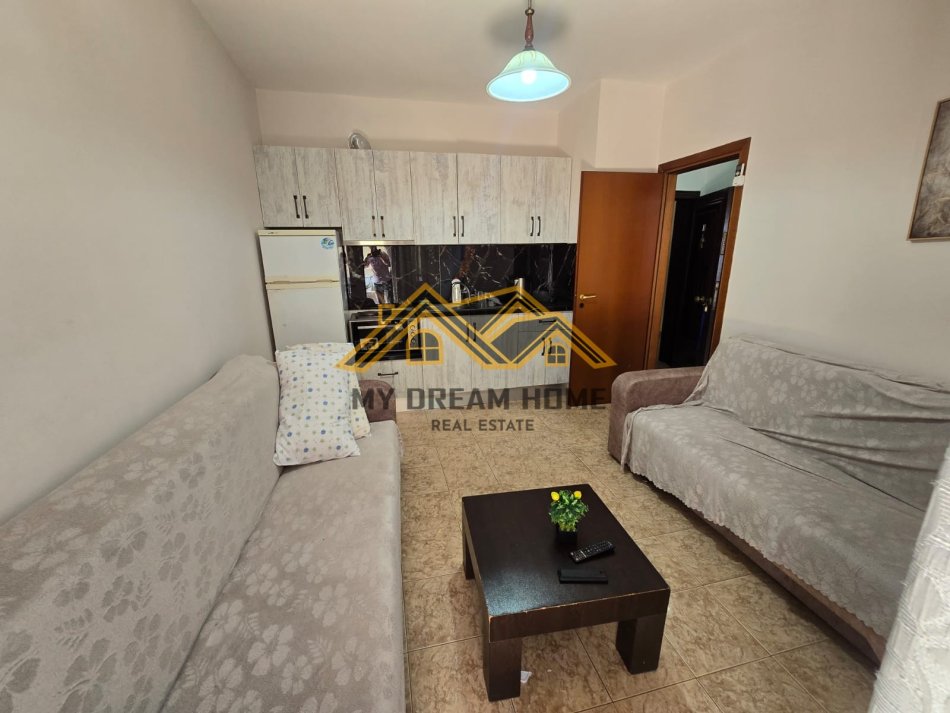 Durres, jepet me qera 1+1 Kati 2, 60 m² 350 € 