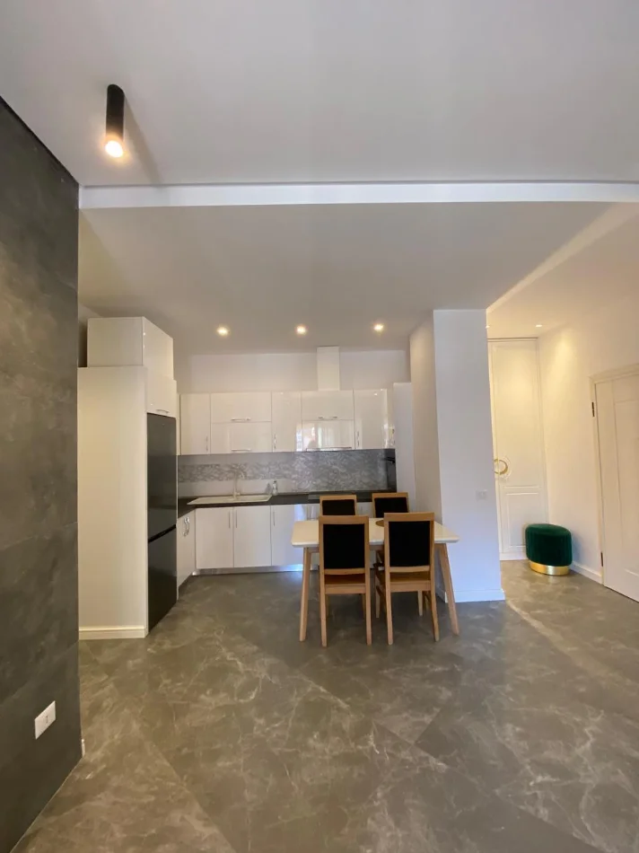 Tirane, jepet me qera apartament 2+1 Kati 5, 100 m² 1.400 € (Delijorgji)