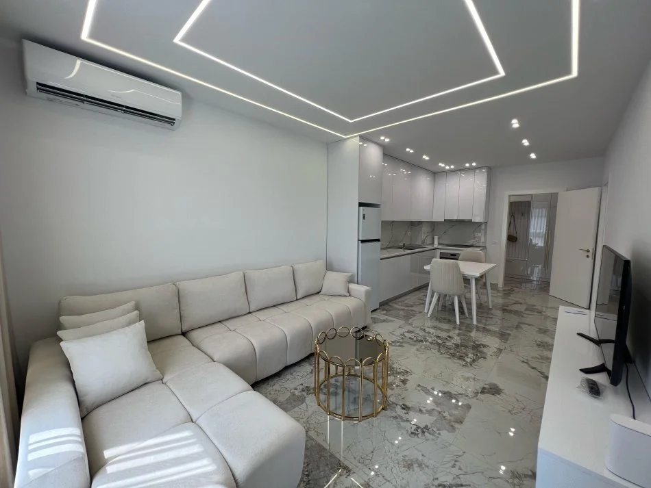 Tirane, jepet me qera apartament 1+1 Kati 5, 56 m² 500 € (Paskuqan)