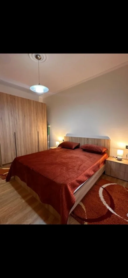 Tirane, jepet me qera apartament 1+1+Ballkon Kati 2, 50 m² 700 € (Shkolla Vasil Shanto)