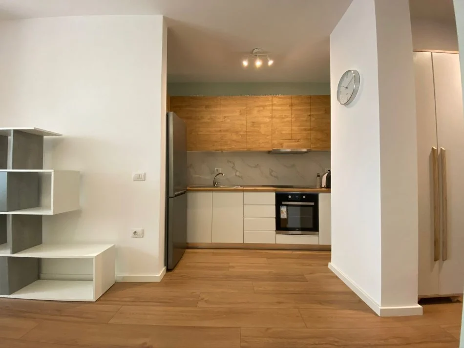 Tirane, jepet me qera apartament 1+1+Ballkon Kati 2, 49 m² 550 € (kodra e diellit 1)