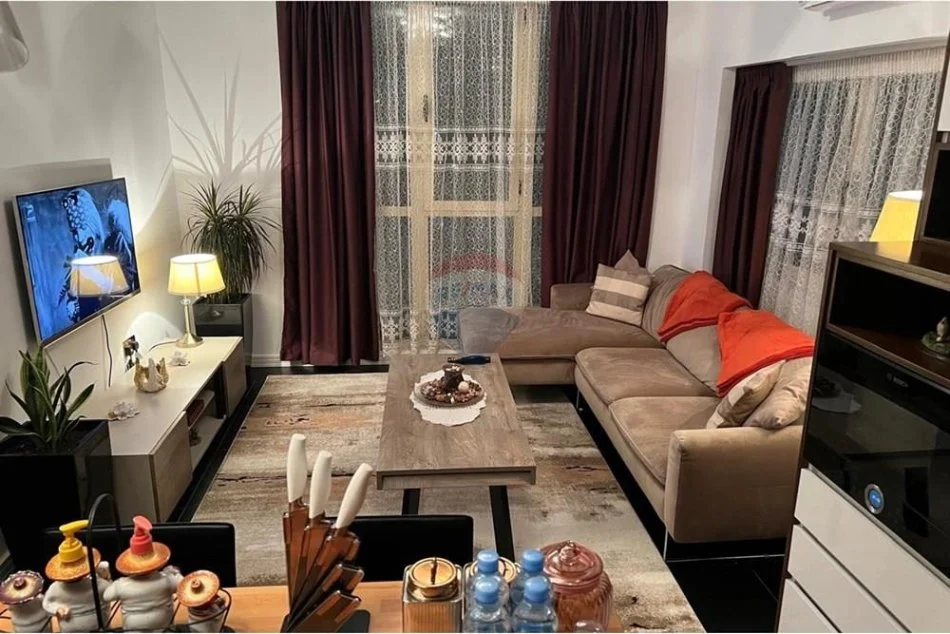 Tirane, jepet me qera apartament Dublex Kati 4, 130 m² 950 € (Komuna e Parisit)