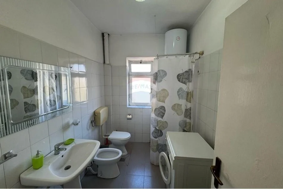 Tirane, shitet apartament 2+1 Kati 4, 93 m² 182.000 € (Vasil Shanto)