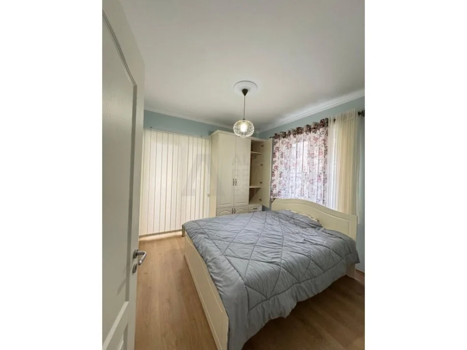 Tirane, jepet me qera apartament 2+1+Aneks+Ballkon , 115 m² 700 € (Liqeni i thate)