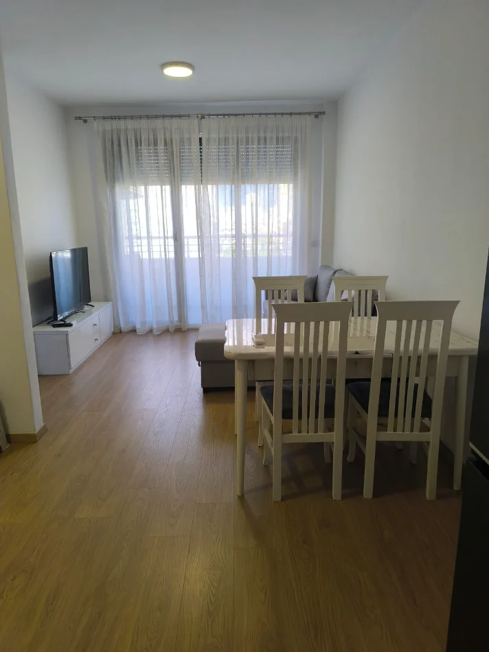 Tirane, jepet me qera apartament 2+1 Kati 4, 86 m² 800 € (Don Bosko)