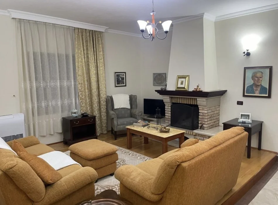 Ofrojme vile me Qira tek Qyteti Studentit.