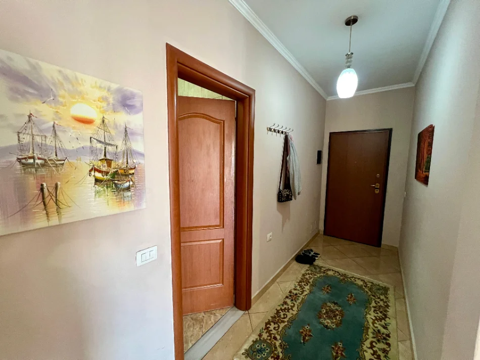 Tirane, jepet me qera apartament 1+1+Ballkon Kati 6, 128 m² 550 € (Tefta tashko koco)