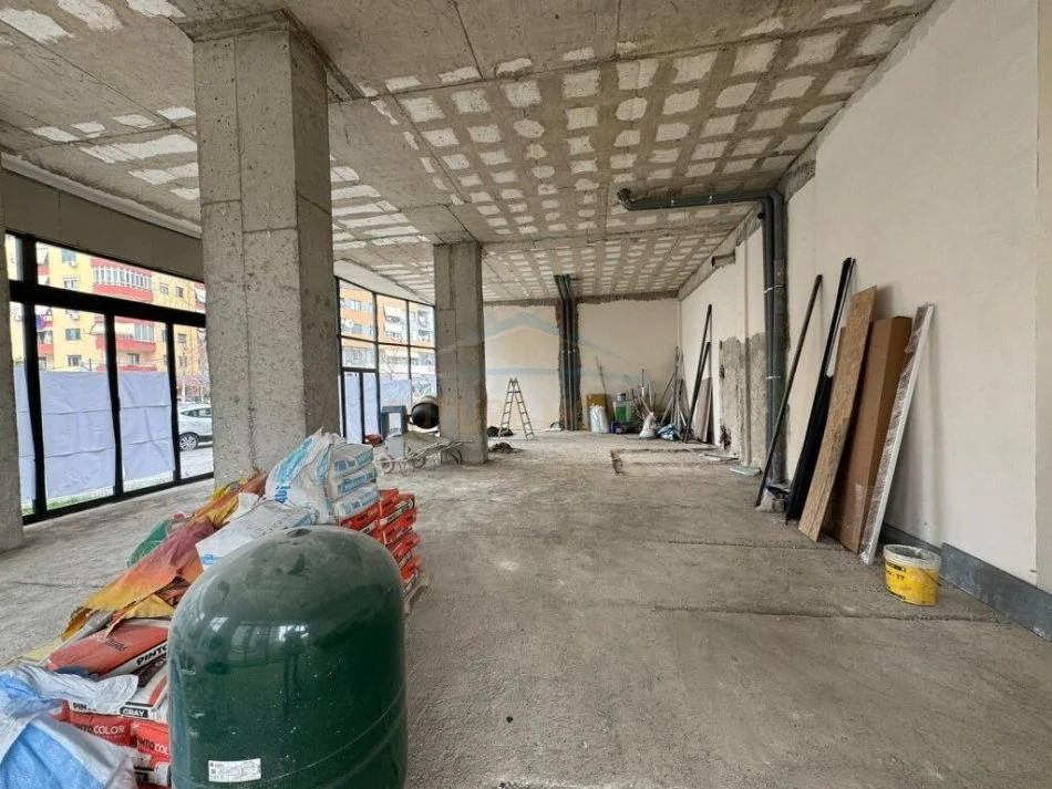 Qera, Ambient, Bulevardi Migjeni, Unaza e Re.