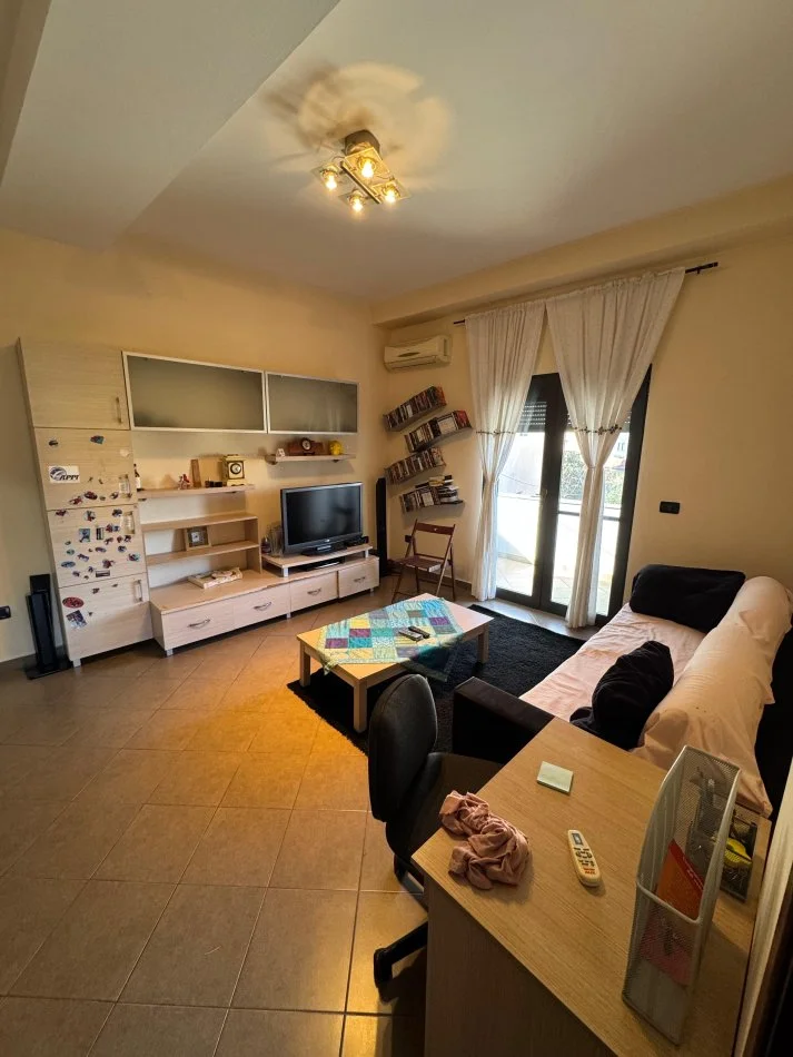 Tirane, jepet me qera apartament Kati 2, 90 m² 450 € (Tregu elektrik)