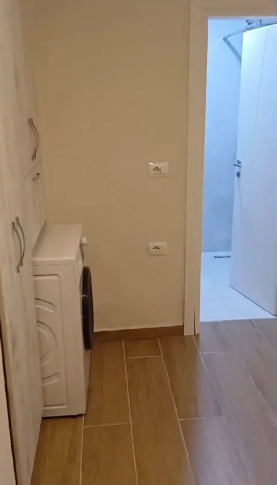 Tirane, jepet me qera garsonier 1+1 Kati 2, 40 m² 450 € (rruga Elbasanit)