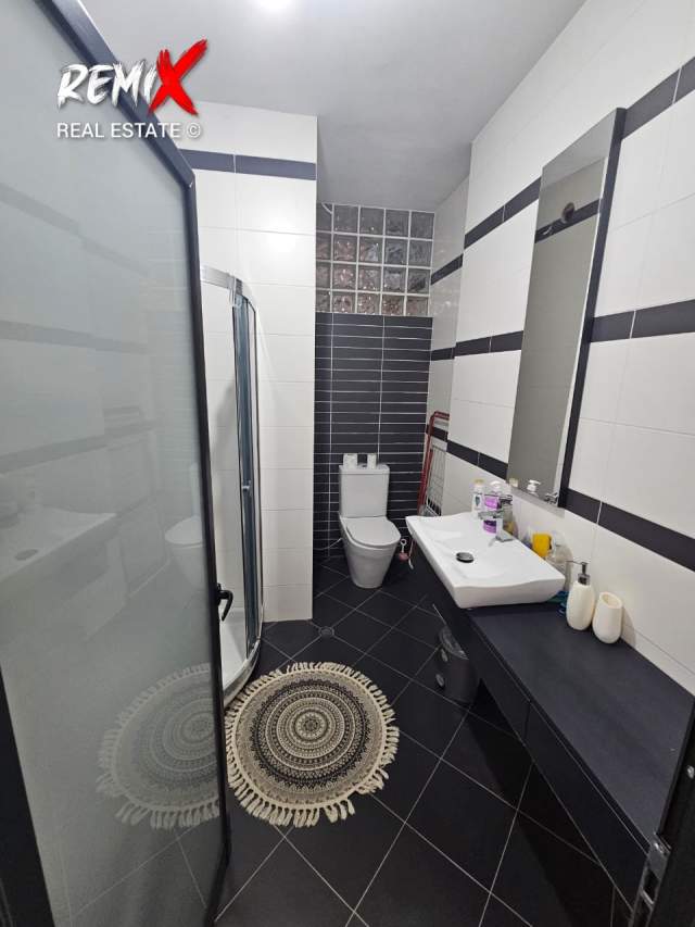 Durres, jepet me qera apartament 2+1+BLK Kati 12, 120 m² 400 Euro (rruga e portit)