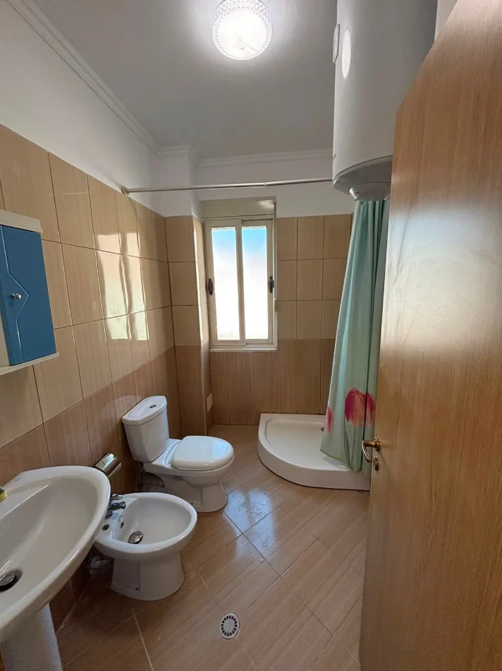 Tirane, shitet apartament 2+1 Kati 2, 88 m² 135.000 € 
