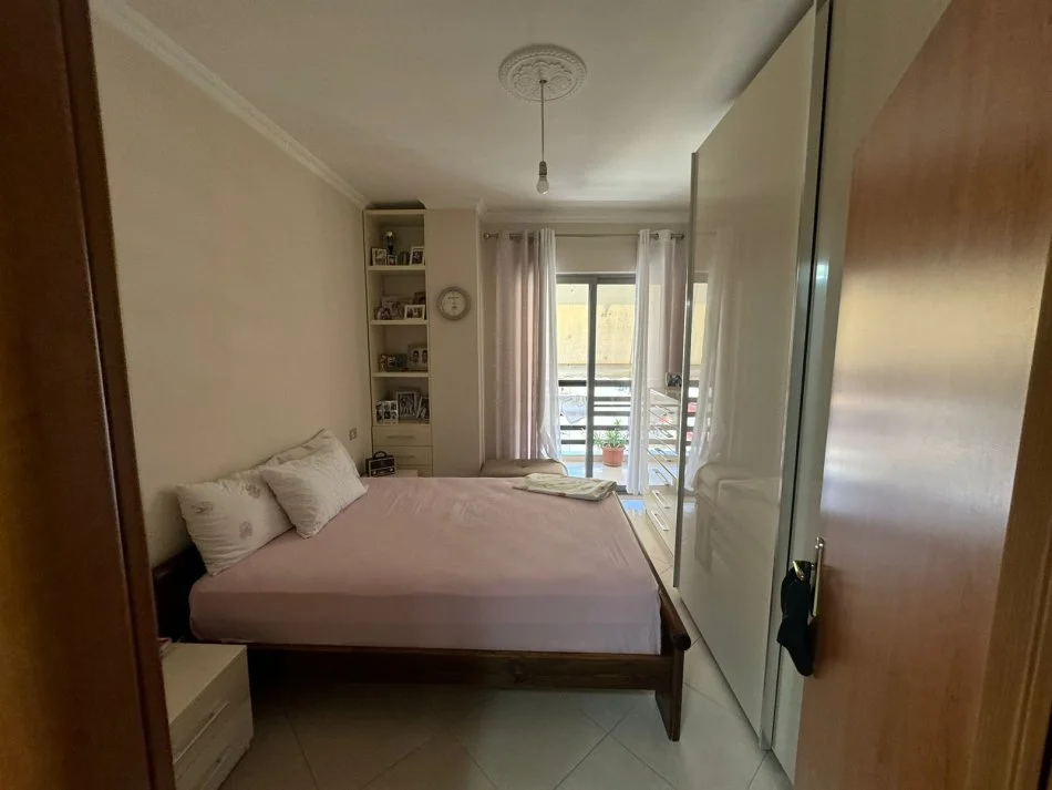 Tirane, shitet apartament 3+1+Ballkon Kati 7, 110 m² 150.000 € (RRUGA LONI LIGORI)