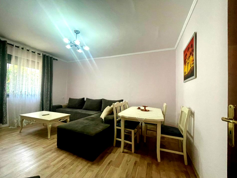 APARTAMENT 2+1 ME QIRA    500 €   DIPLOMAT 2