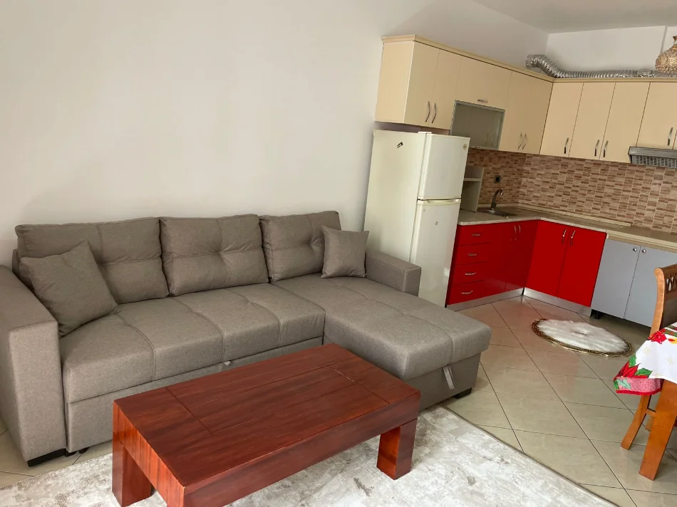 Tirane, jepet me qera apartament 2+1 Kati 5, 95 m² 500 € (Astir)