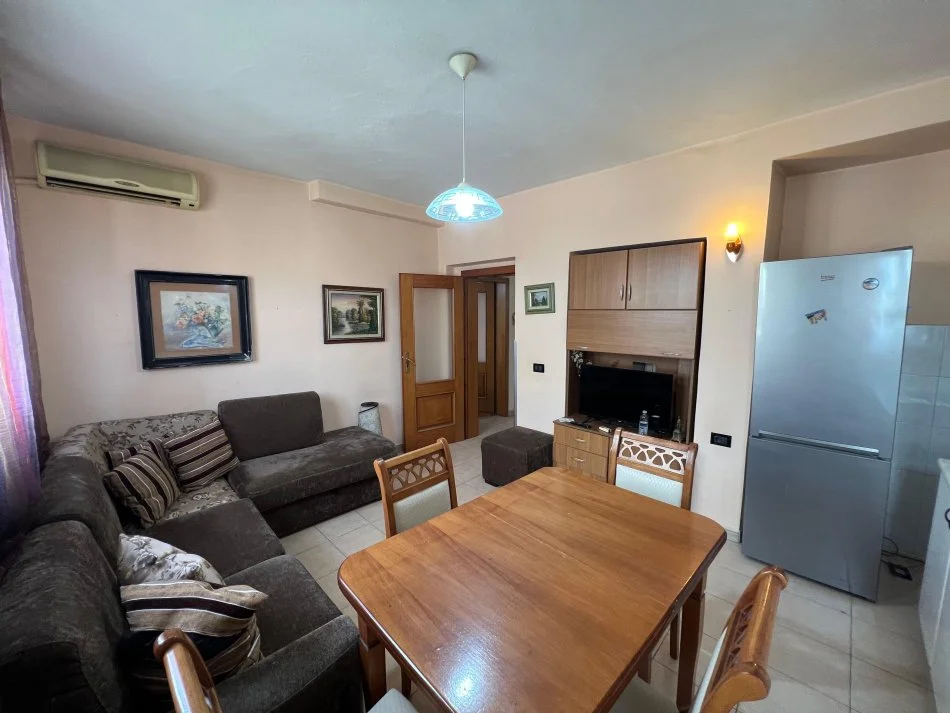 Tirane, jepet me qera apartament 2+1 Kati 5, 80 m² 500 € (Mine peza)