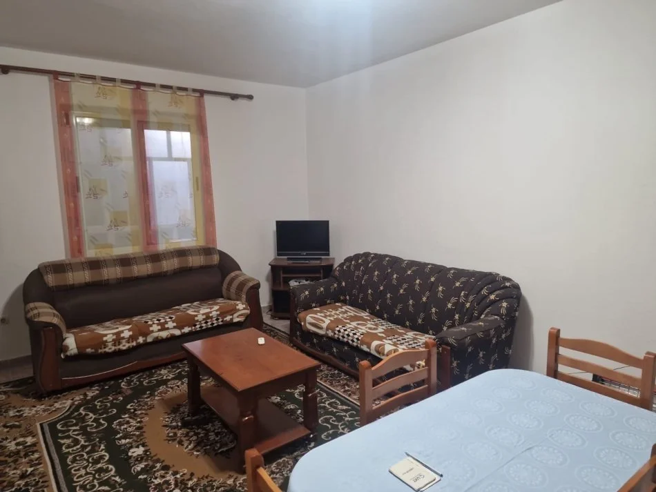 Tirane, jepet me qera apartament 2+1 Kati 1, 100 m² 400 € (Ish Frigoriferi ,Siri Kodra)