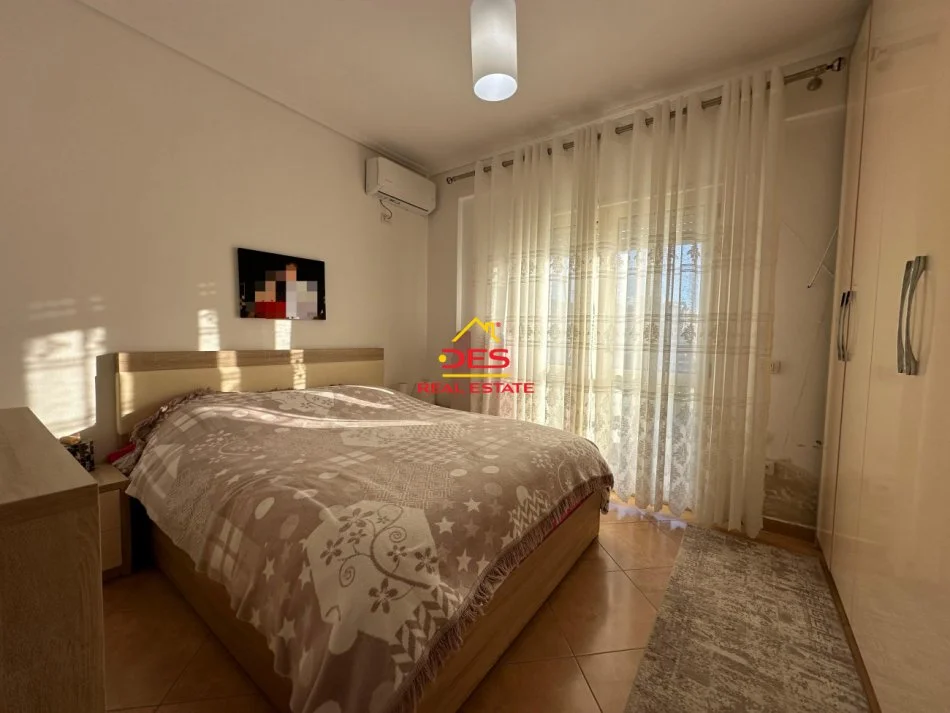 Vlore, jepet me qera apartament 3+1+Ballkon Kati 7, 153 m² 600 € (Rruga Sadi Zotaj)