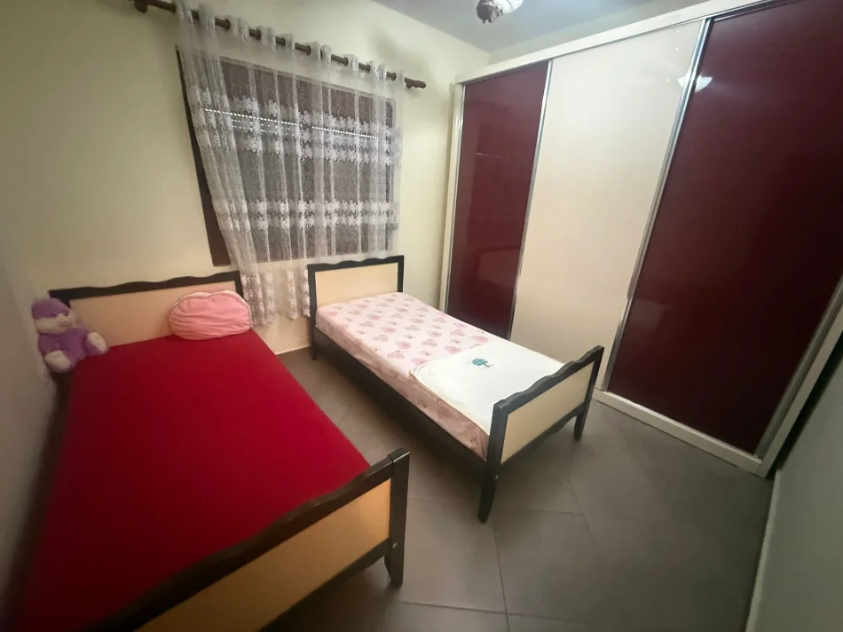 Tirane, jepet me qera apartament 2+1 Kati 2, 85 m² 450 € (Pallatet e Verdha)