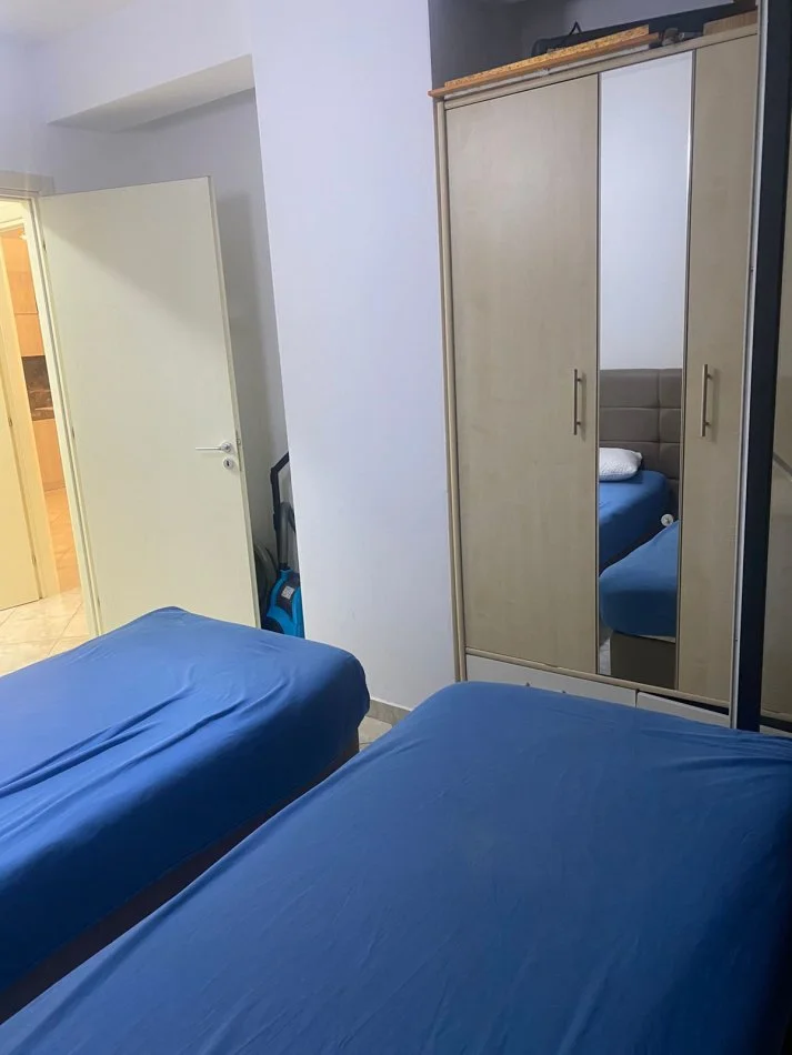 Tirane, jepet me qera apartament 2+1+Ballkon Kati 3, 100 m² 700 € 