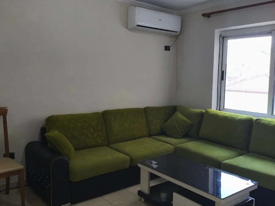 Tirane, jepet me qera apartament 1+1 Kati 4, 60 m² 500 € (Stadiumi Dinamo)