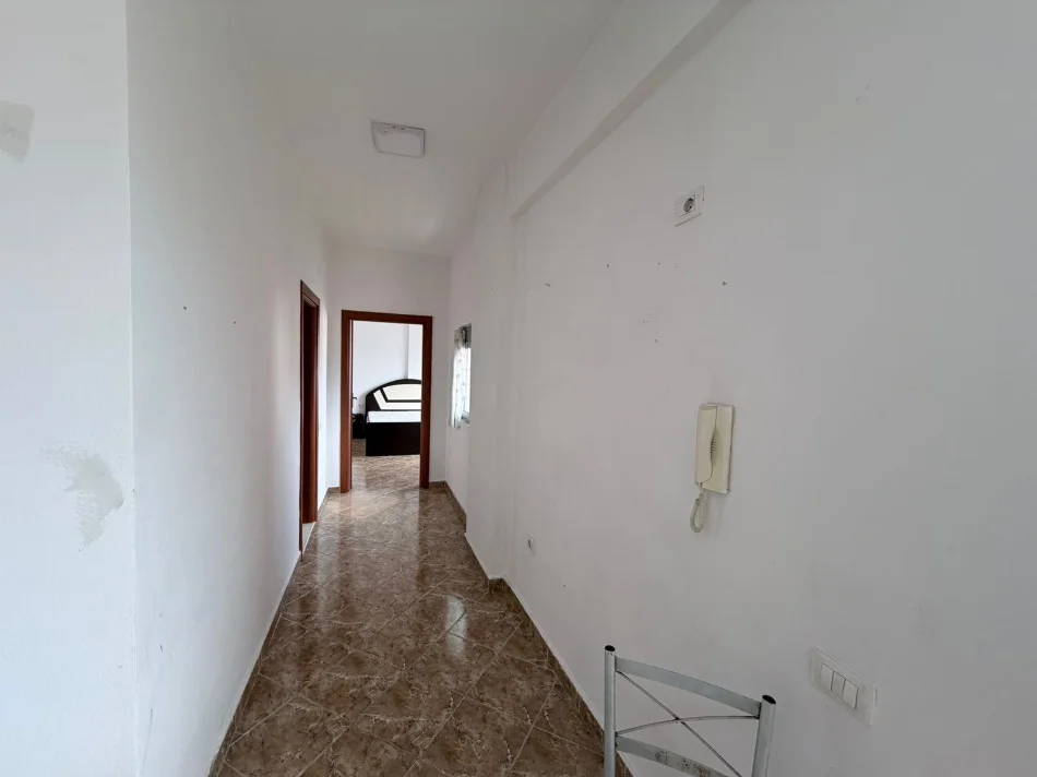 Tirane, shes apartament 1+1+Ballkon Kati 4, 67 m² 147.000 € (Kodra e Diellit)