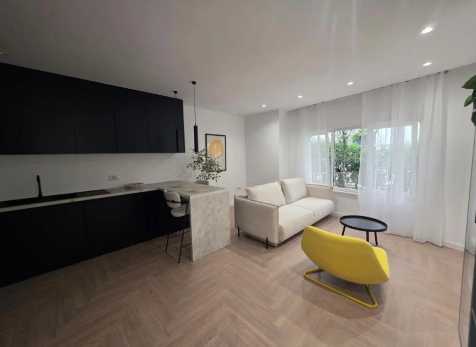 Tirane, jepet me qera apartament 1+1/ post parkimi Kati 0, 65 m² 800 € (Rezidenca Kodra e Diellit 1)