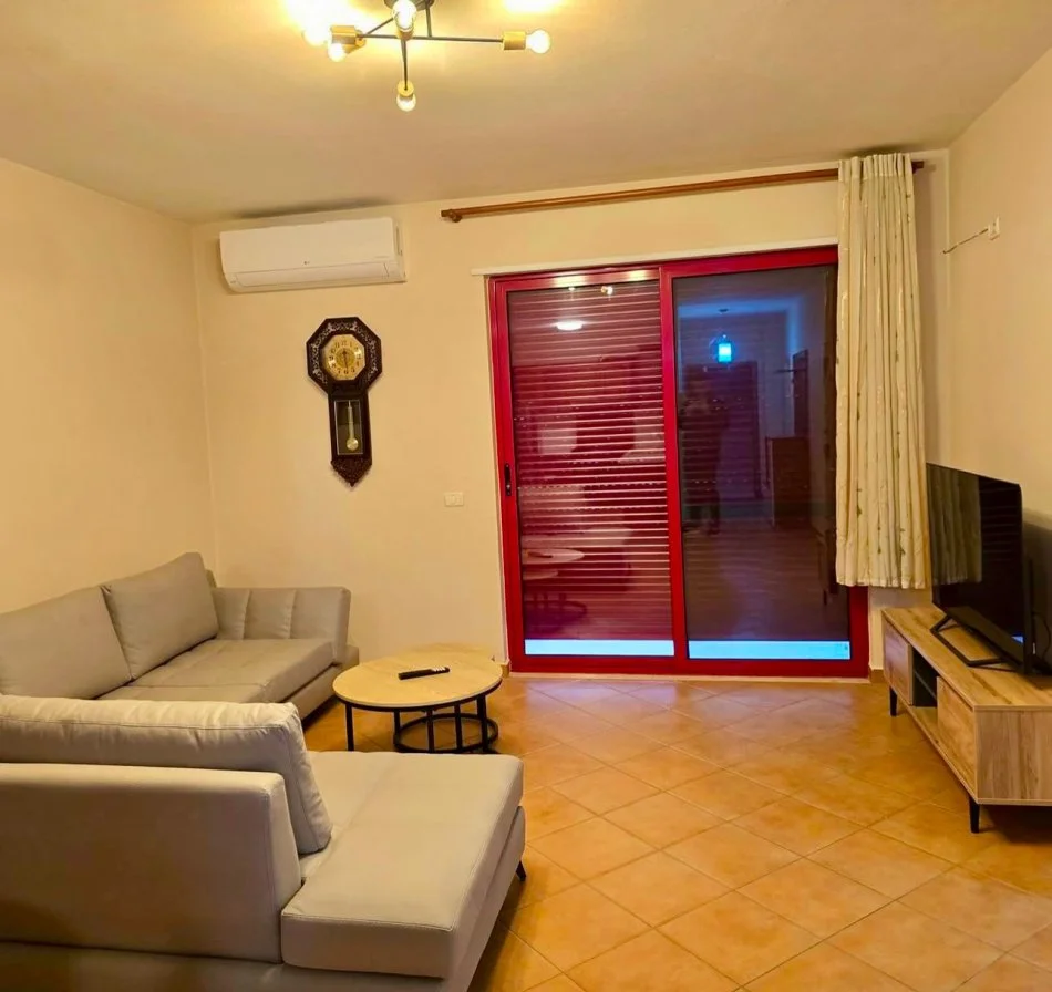 Durres, jepet me qera apartament 2+1+Ballkon Kati 5, 110 m² 350 € 