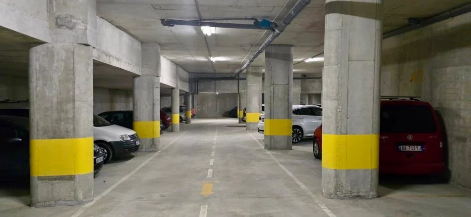 Tirane, jepet me qera apartament 1+1+Ballkon Kati 1, 68 m² 600 € (Rruga Xhebrahimet)