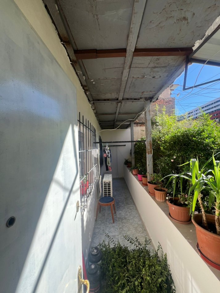 Tirane, jepet me qera apartament 2+1 Kati 1, 85 m² 750 € (Oxhaku)