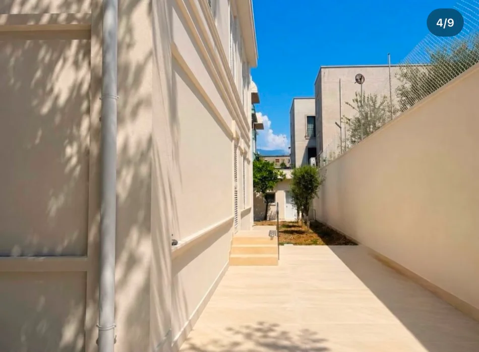 Tirane, jepet me qera Vile Kati 2, 430 m² 9.000 € (RRUGA E ELBASANIT)