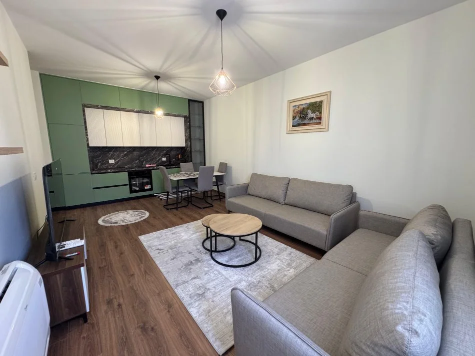 Tirane, jepet me qera apartament 2+1 Kati 5, 89 m² 650 € (Paskuqan)