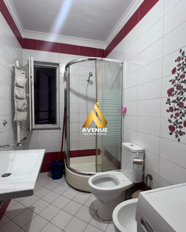 Tirane, jepet me qera 1+1 , 72 m² 410 € (Rruga xhanfize keko)