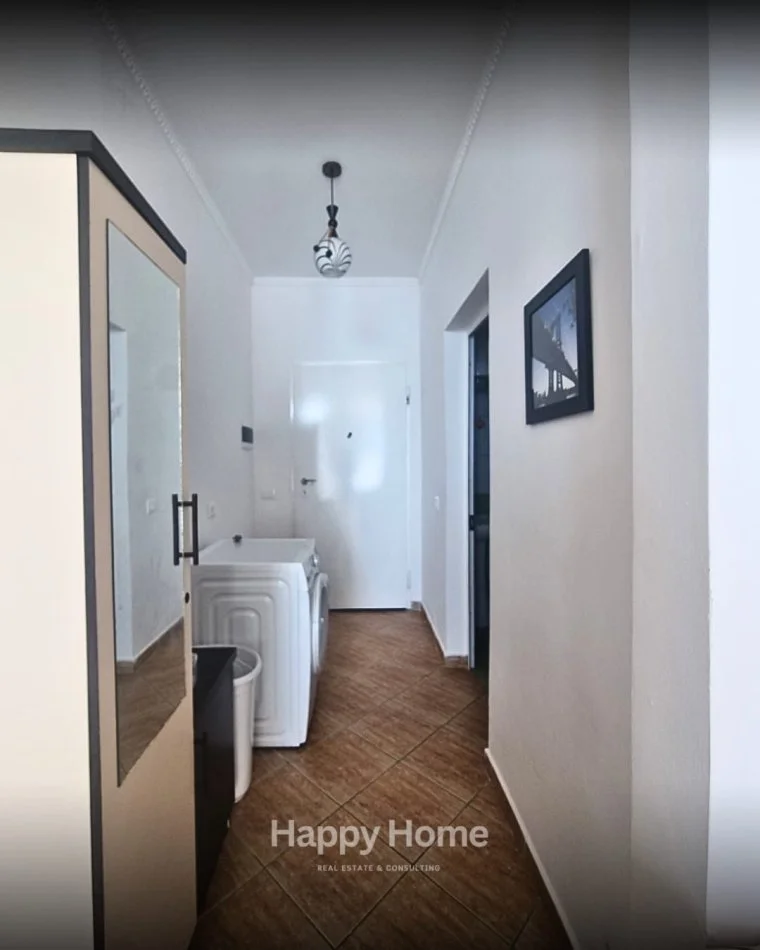 Durres Plazh, jepet me qera apartament 1+1+Ballkon Kati 7, 79 m² 500 € (Shkembi Kavajes)