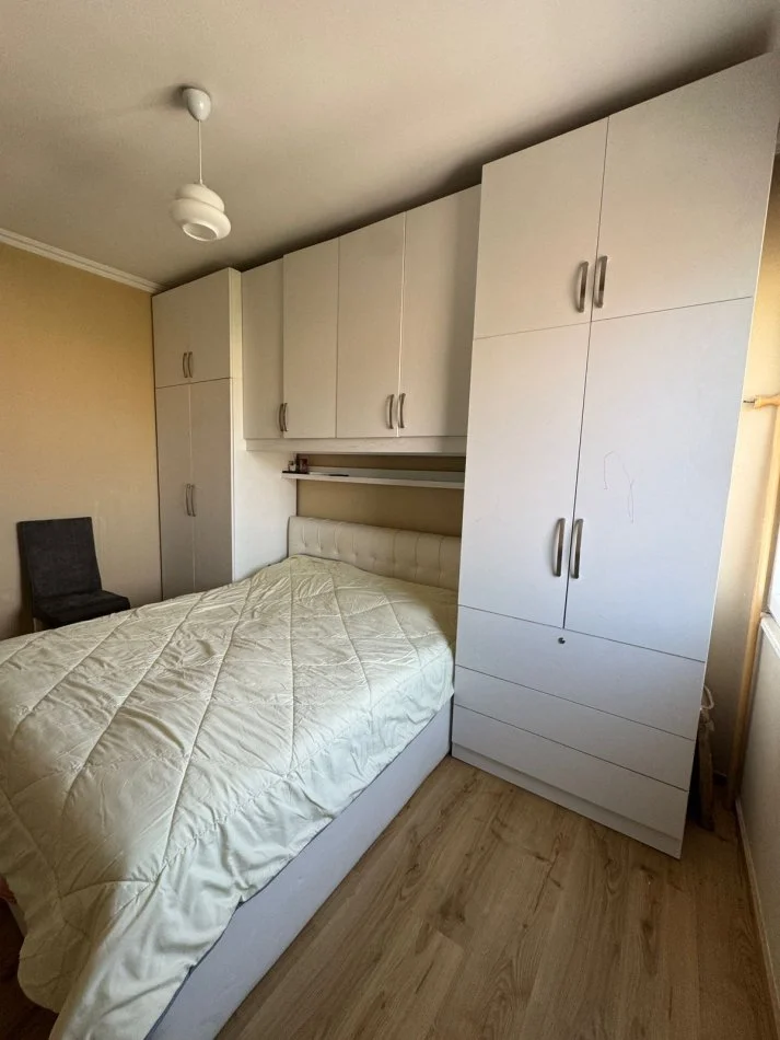 Tirane, shitet apartament 2+1+Ballkon Kati 4, 90 m² (Komuna e Parisit)