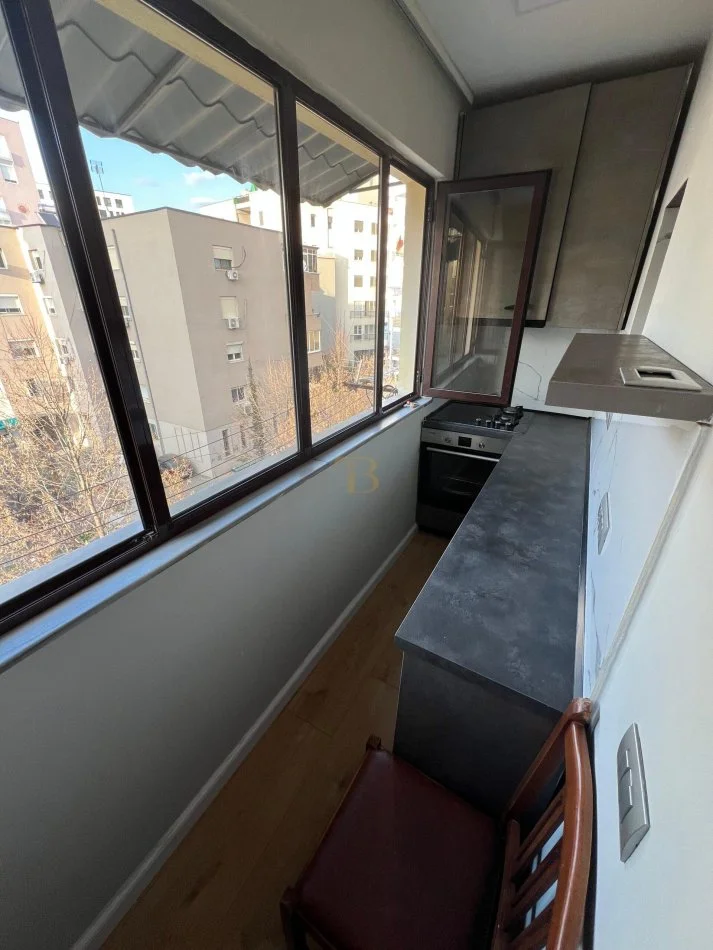 Tirane, jepet me qera apartament 1+1 Kati 4, 65 m² 500 € 