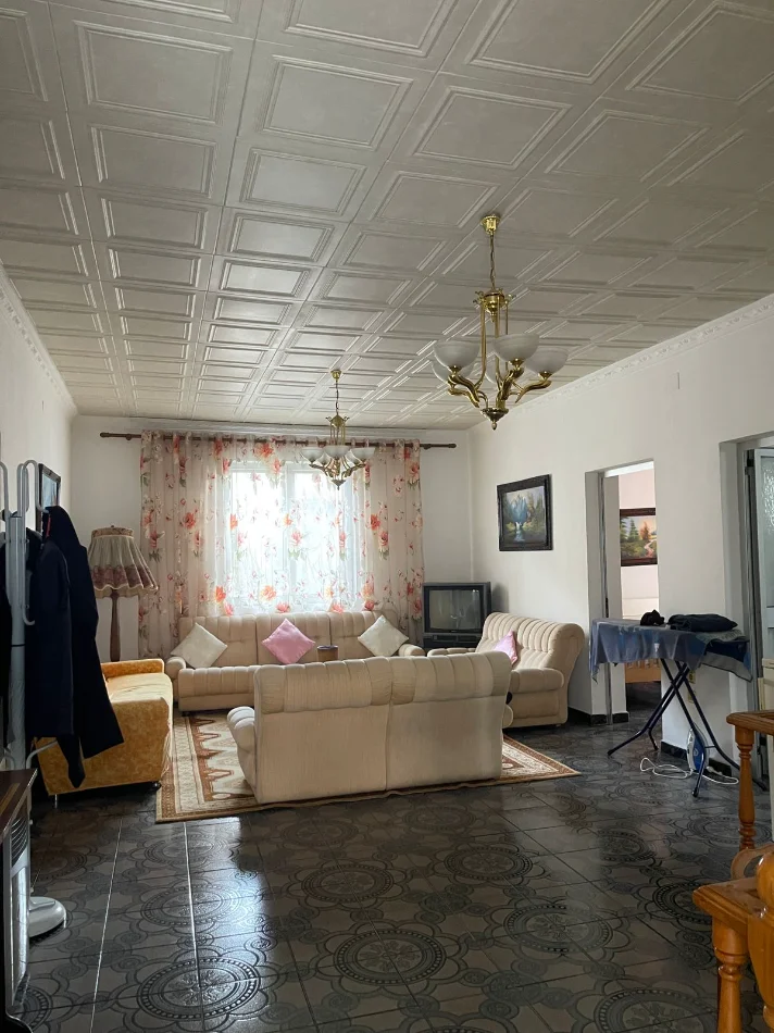 Tirane, shitet Vile 3 Katshe Kati 2, 200 m² 1.450.000 € 