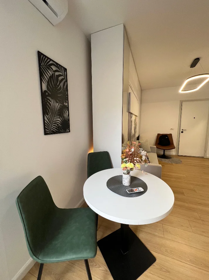 Tirane, shes garsonier 1+1 , 35 m² 83.000 € (Rruga Rrapo Hekali)