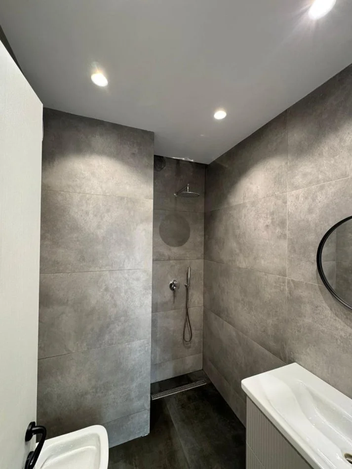 Tirane, shitet Vile 2 Katshe , 360 m² 790.000 € (Gjiri i Lalzit)