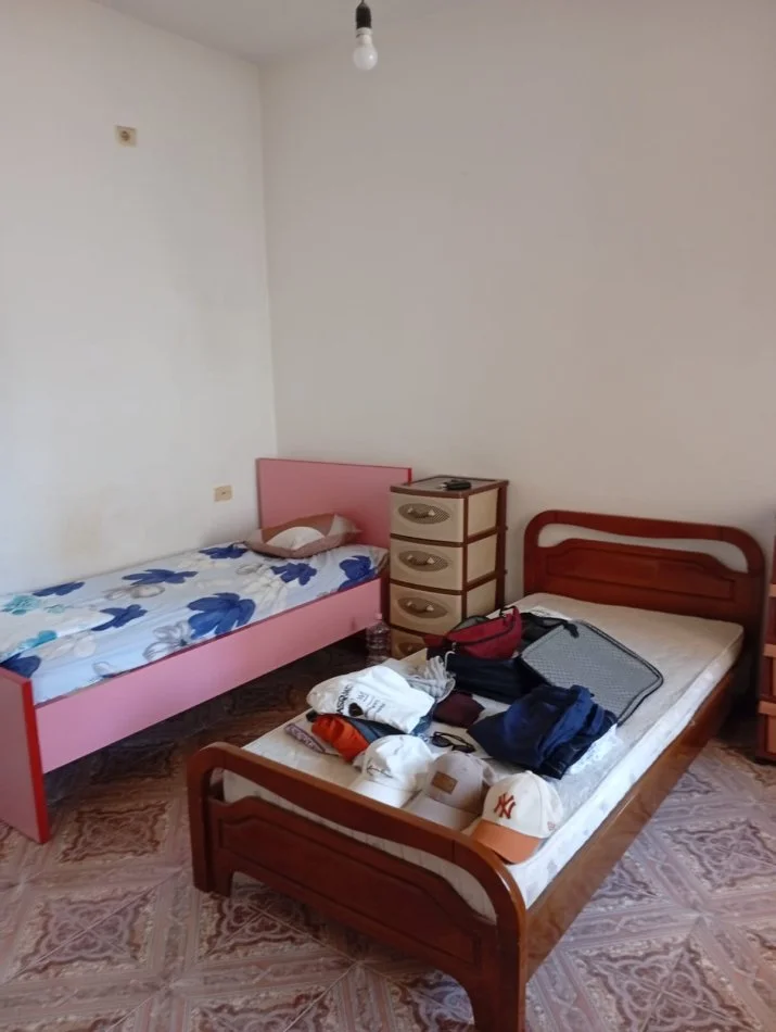 Tirane, jepet me qera apartament 3+1+Ballkon Kati 2, 125 m² 560 € (Rruga "Bardhyl")