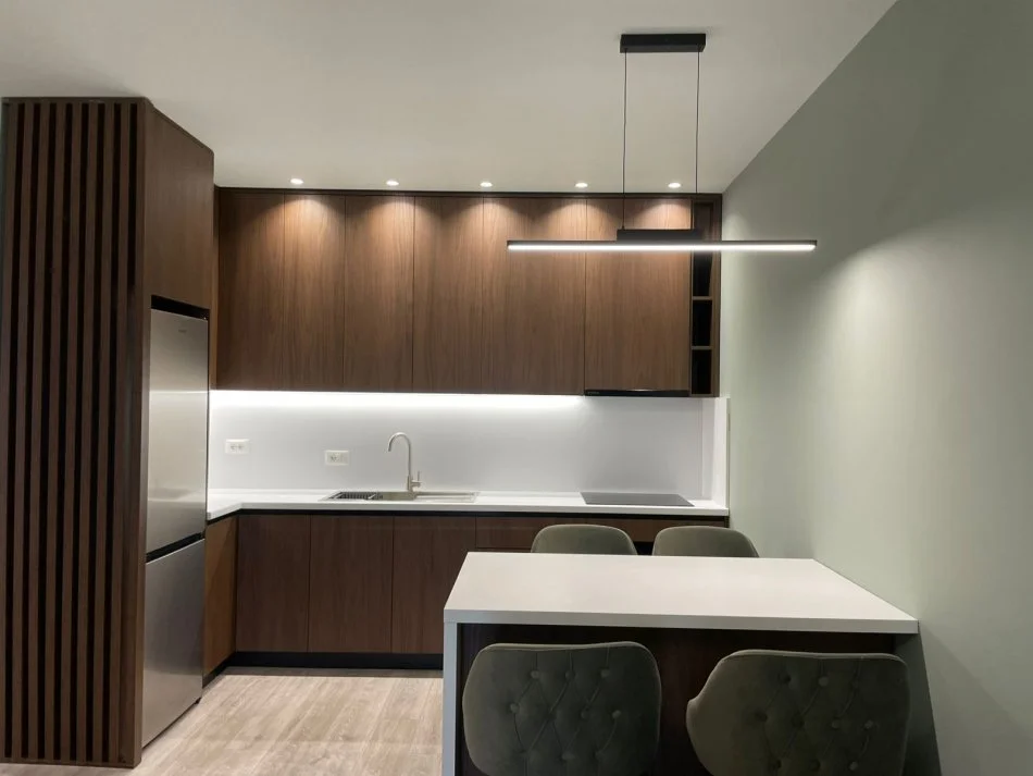 Tirane, jepet me qera apartament 1+1 Kati 4, 800 € (Mine Peza)